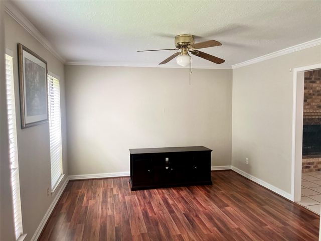 3130 Beaver Glen Drive, Kingwood, TX 77339