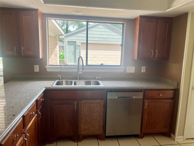 3130 Beaver Glen Drive, Kingwood, TX 77339