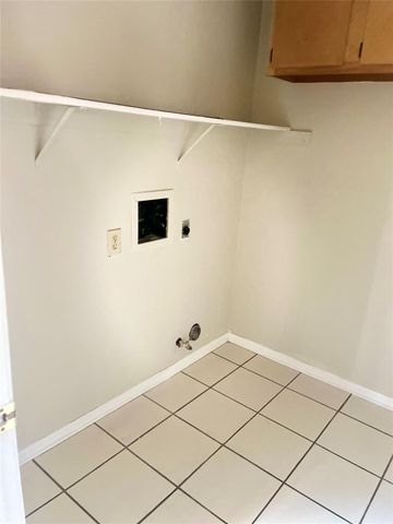 3130 Beaver Glen Drive, Kingwood, TX 77339