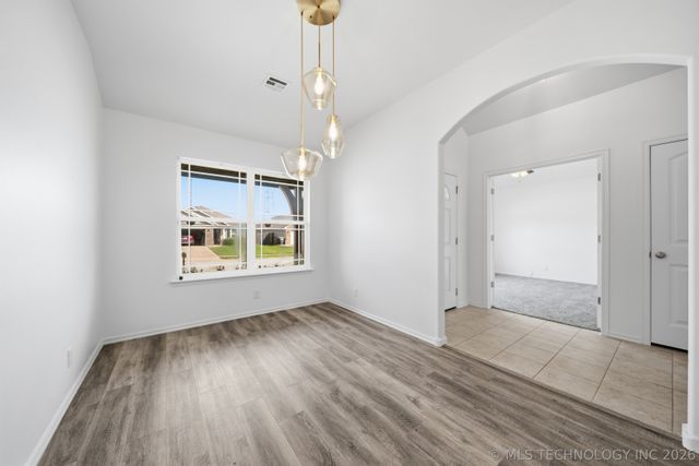 4018 W 105th Street S, Jenks, OK 74037
