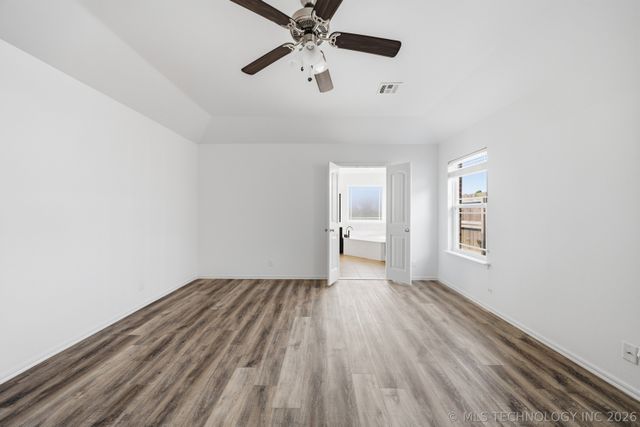 4018 W 105th Street S, Jenks, OK 74037