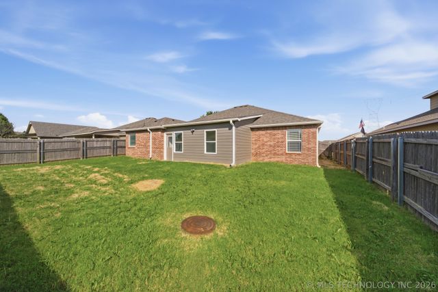 4018 W 105th Street S, Jenks, OK 74037