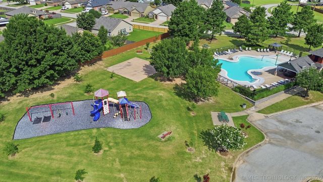 4018 W 105th Street S, Jenks, OK 74037