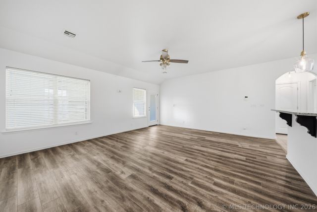 4018 W 105th Street S, Jenks, OK 74037