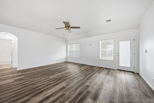 4018 W 105th Street S, Jenks, OK 74037