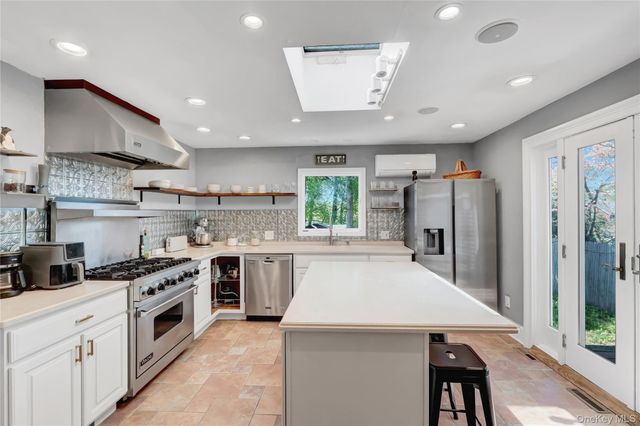 108 High Street, Port Jefferson, NY 11777