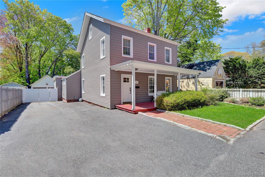 108 High Street, Port Jefferson, NY 11777