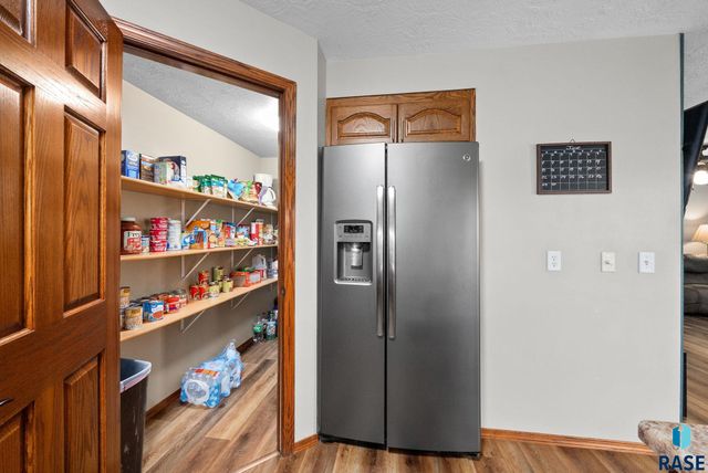 1323 N Fir Pl, Sioux Falls, SD 57107