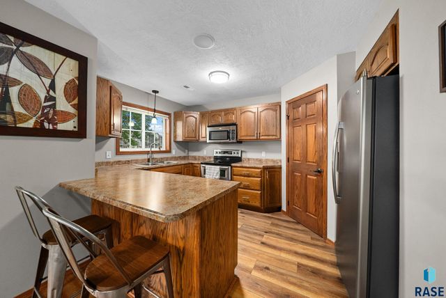 1323 N Fir Pl, Sioux Falls, SD 57107