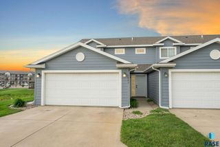 1323 N Fir Pl, Sioux Falls, SD 57107