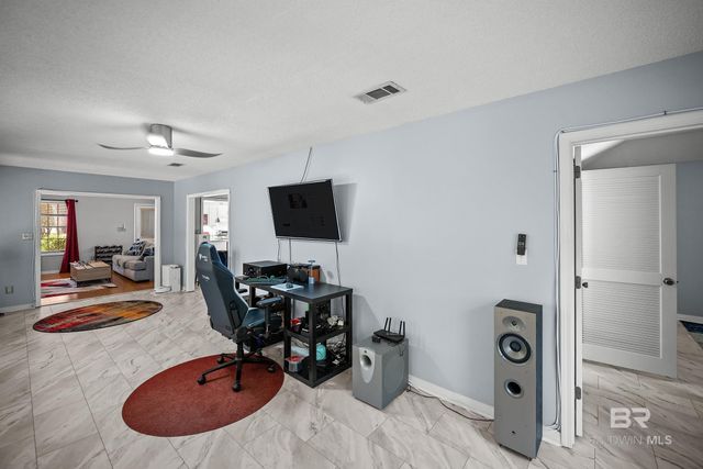 2146 Club House Drive, Lillian, AL 36549