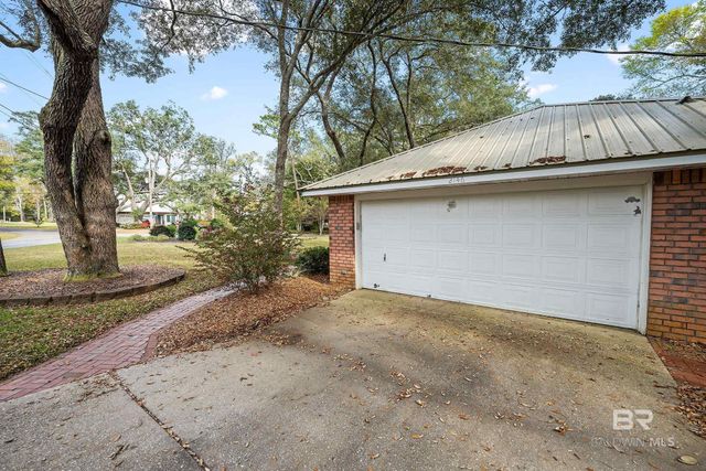 2146 Club House Drive, Lillian, AL 36549