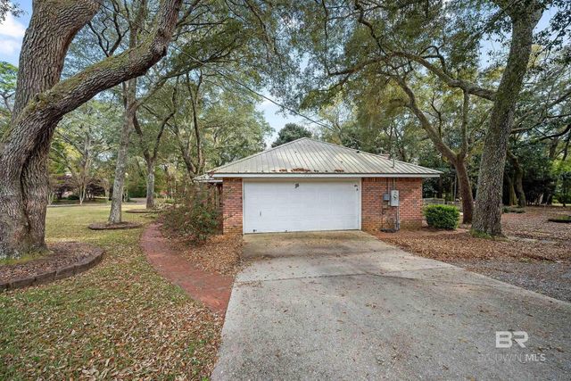 2146 Club House Drive, Lillian, AL 36549