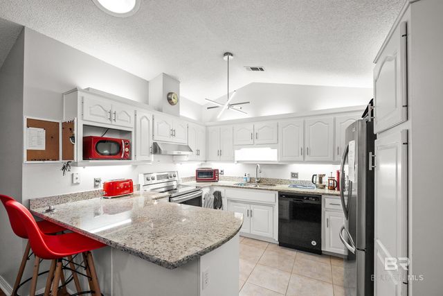 2146 Club House Drive, Lillian, AL 36549