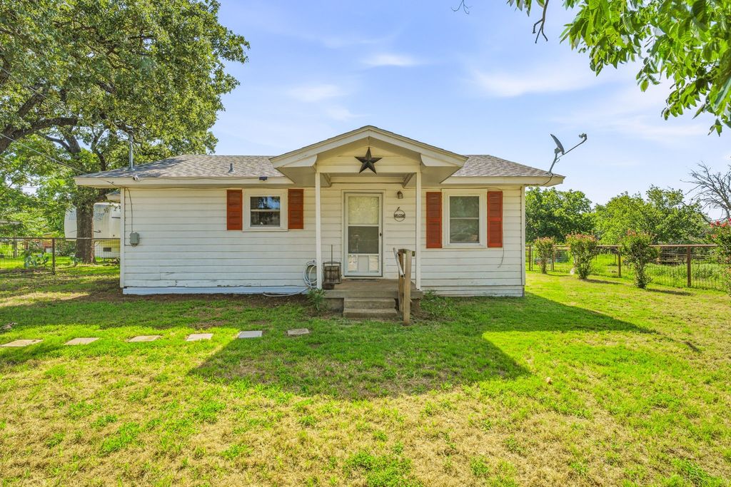 3704 County Road 801, Cleburne, TX 76031
