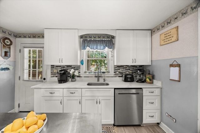 446 Plymouth St, Abington, MA 02351