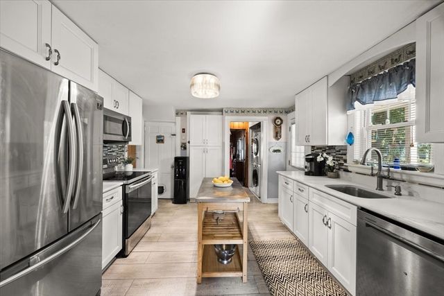 446 Plymouth St, Abington, MA 02351