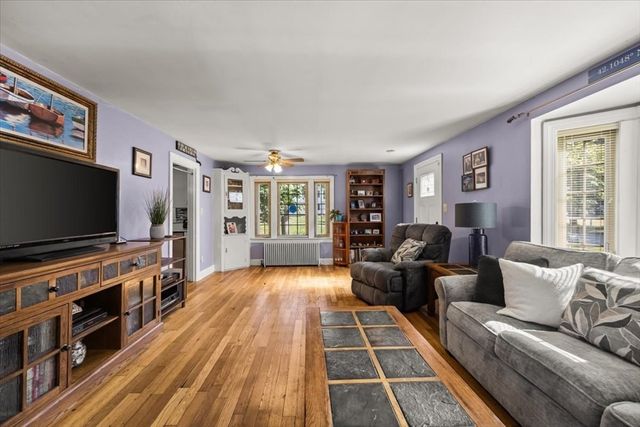 446 Plymouth St, Abington, MA 02351