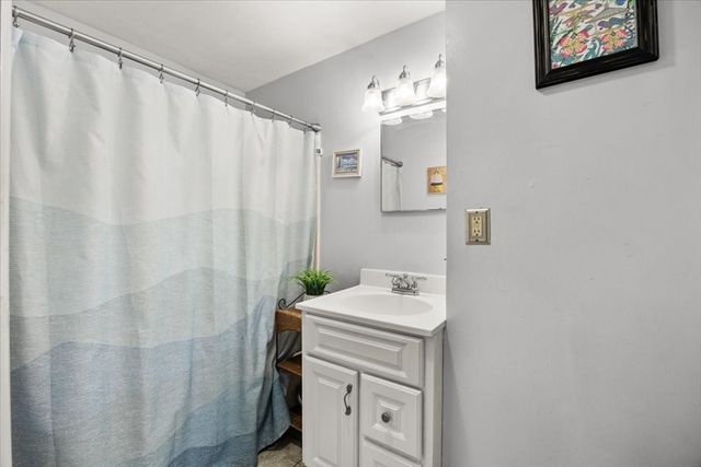446 Plymouth St, Abington, MA 02351
