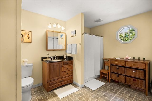 446 Plymouth St, Abington, MA 02351