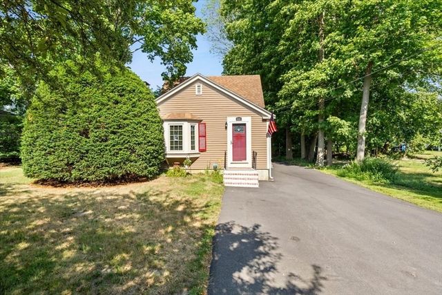 446 Plymouth St, Abington, MA 02351