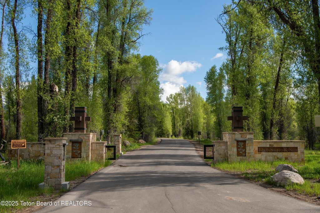 375 S INDIAN SPRINGS RANCH Drive, Jackson, WY 83001 photo 10