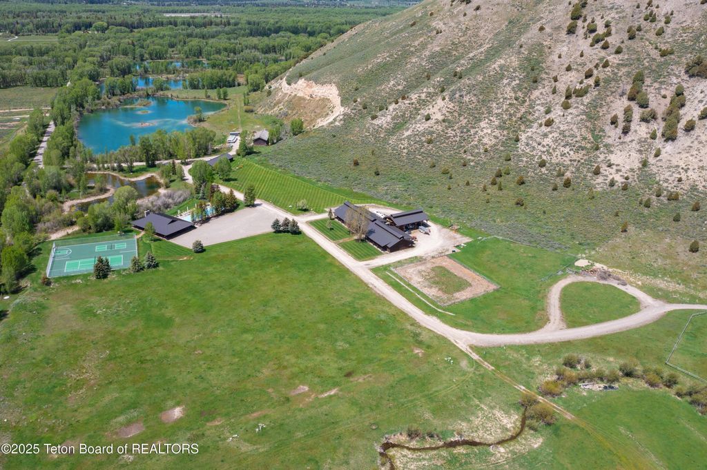 375 S INDIAN SPRINGS RANCH Drive, Jackson, WY 83001 photo 15