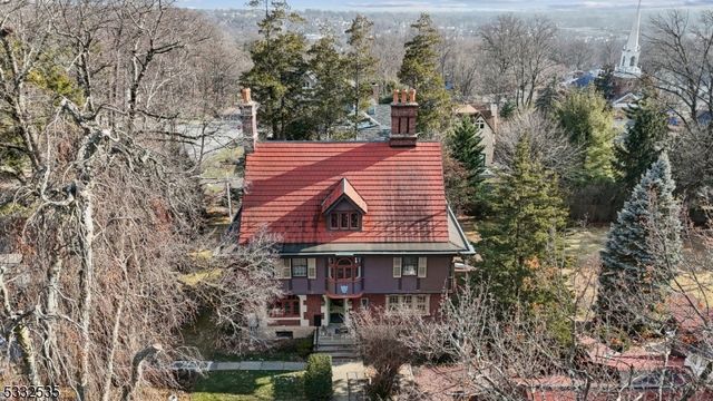 80 Cedar St, Millburn Twp., NJ 07041