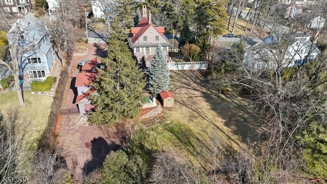 80 Cedar St, Millburn Twp., NJ 07041