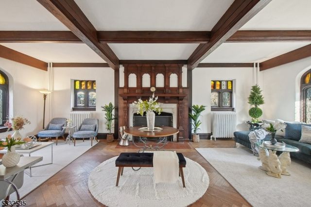 80 Cedar St, Millburn Twp., NJ 07041
