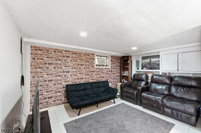 1930 Mildred Ave, Linden City, NJ 07036