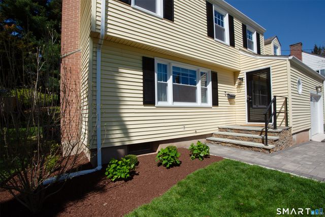 71 Riggs Avenue, West Hartford, CT 06107