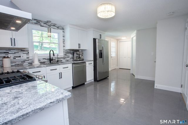 71 Riggs Avenue, West Hartford, CT 06107