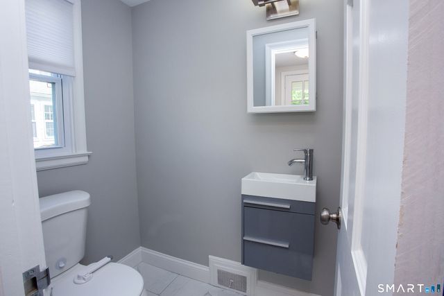 71 Riggs Avenue, West Hartford, CT 06107