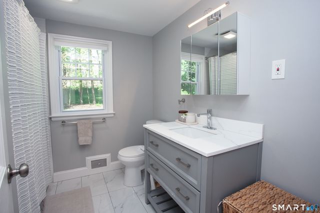 71 Riggs Avenue, West Hartford, CT 06107