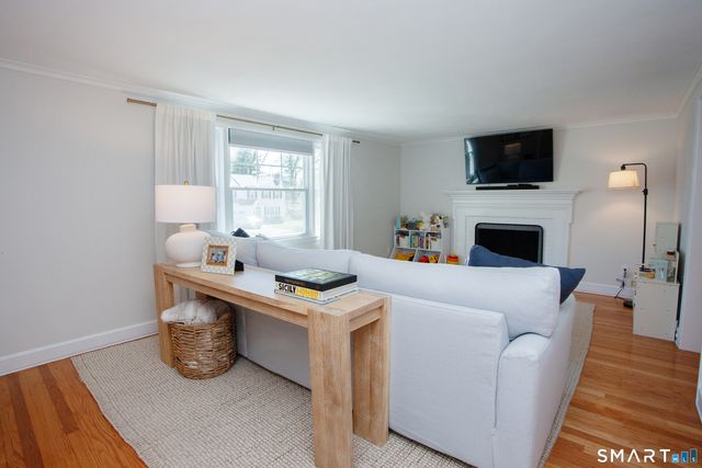 71 Riggs Avenue, West Hartford, CT 06107