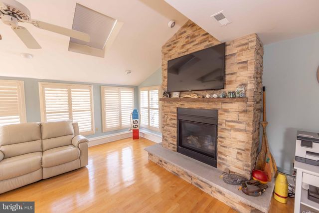 5 HUNTER DR, Tuckerton, NJ 08087