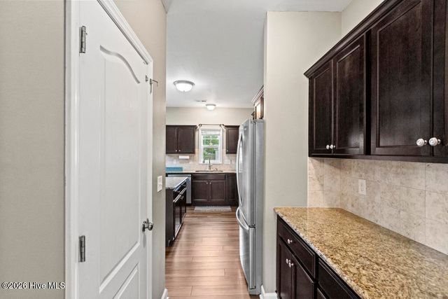 121 Long Pond Drive, Sneads Ferry, NC 28460