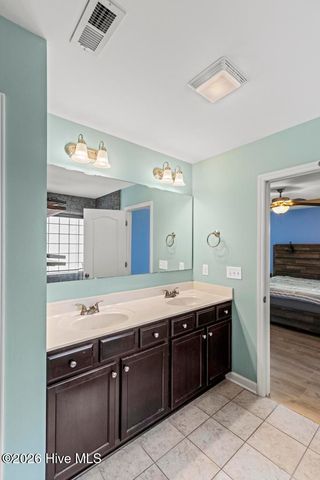 121 Long Pond Drive, Sneads Ferry, NC 28460