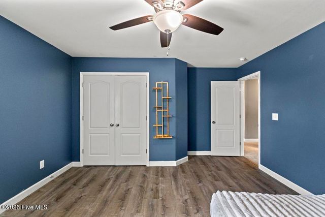 121 Long Pond Drive, Sneads Ferry, NC 28460