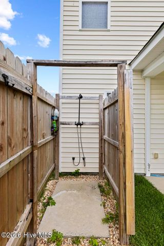 121 Long Pond Drive, Sneads Ferry, NC 28460