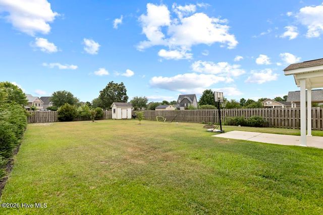 121 Long Pond Drive, Sneads Ferry, NC 28460