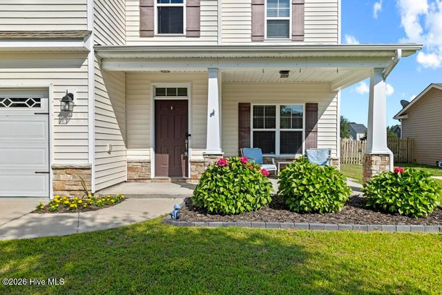 121 Long Pond Drive, Sneads Ferry, NC 28460