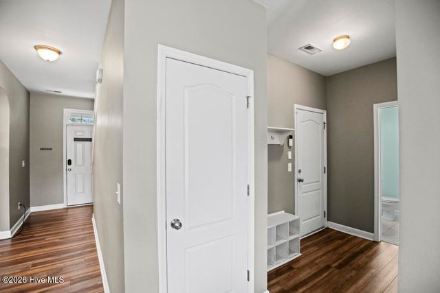 121 Long Pond Drive, Sneads Ferry, NC 28460