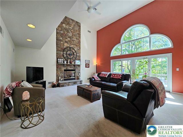 1200 Paxinosa Road East, Forks Twp, PA 18040