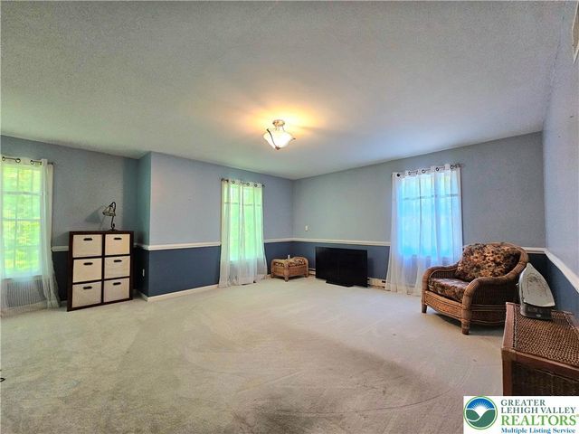 1200 Paxinosa Road East, Forks Twp, PA 18040