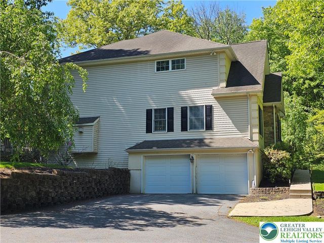 1200 Paxinosa Road East, Forks Twp, PA 18040