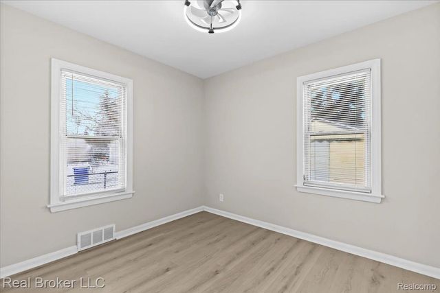 16853 Mansfield Street, Detroit, MI 48235