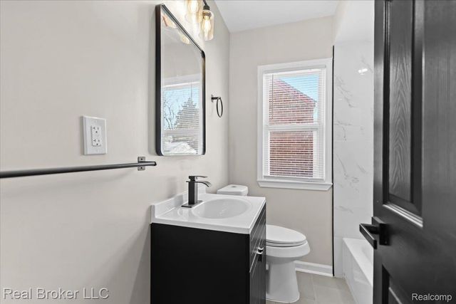 16853 Mansfield Street, Detroit, MI 48235