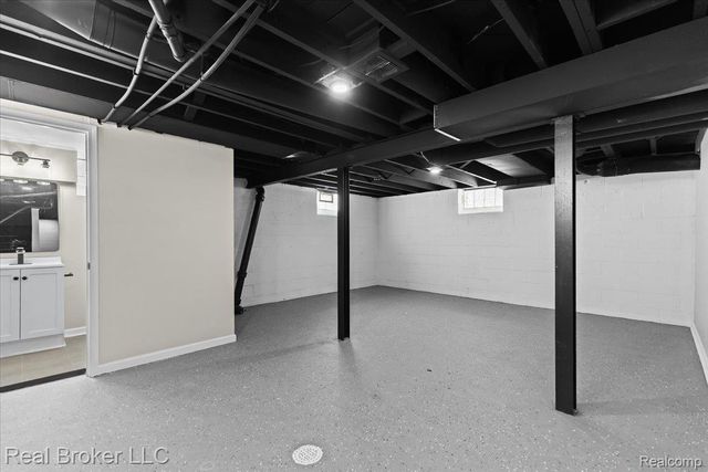 16853 Mansfield Street, Detroit, MI 48235